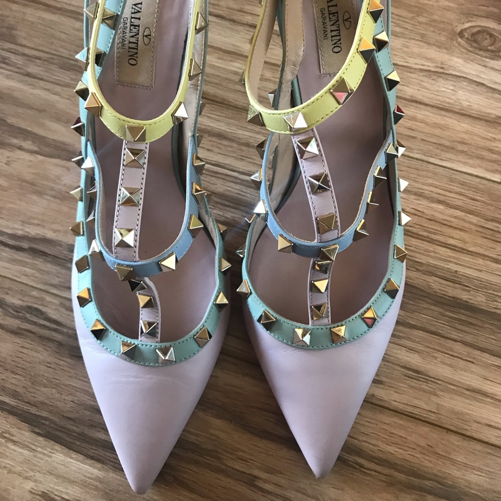 Valentino Garavani Rockstud Pumps - Pastel size 12